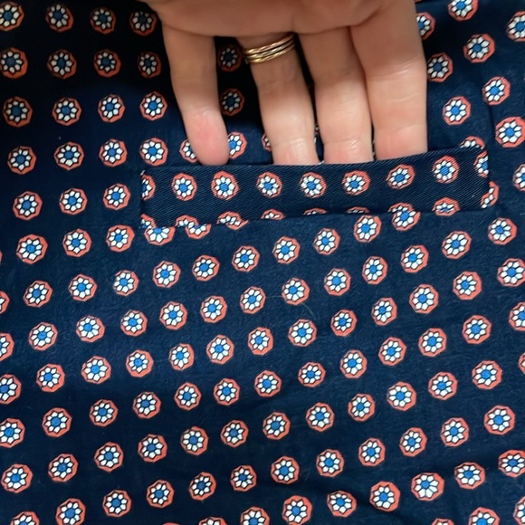 J. Crew size 6 Blue and Red Floral Print Chino City Fit 5” Inseam Shorts - Picture 8 of 10